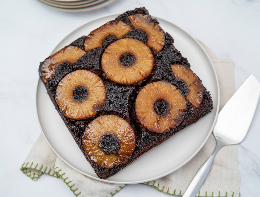 Volcado de piña y chocolate