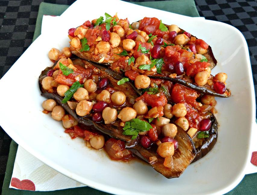 Tostadas de berenjena cubiertas de garbanzos Richly