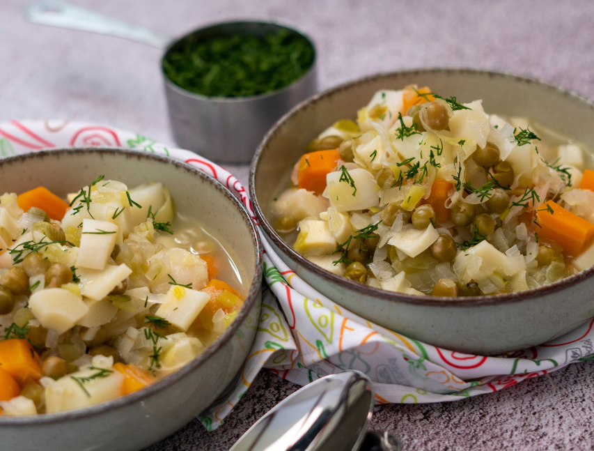 Palmitos y guisantes a la griega